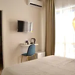 Crystal 招待所 4*